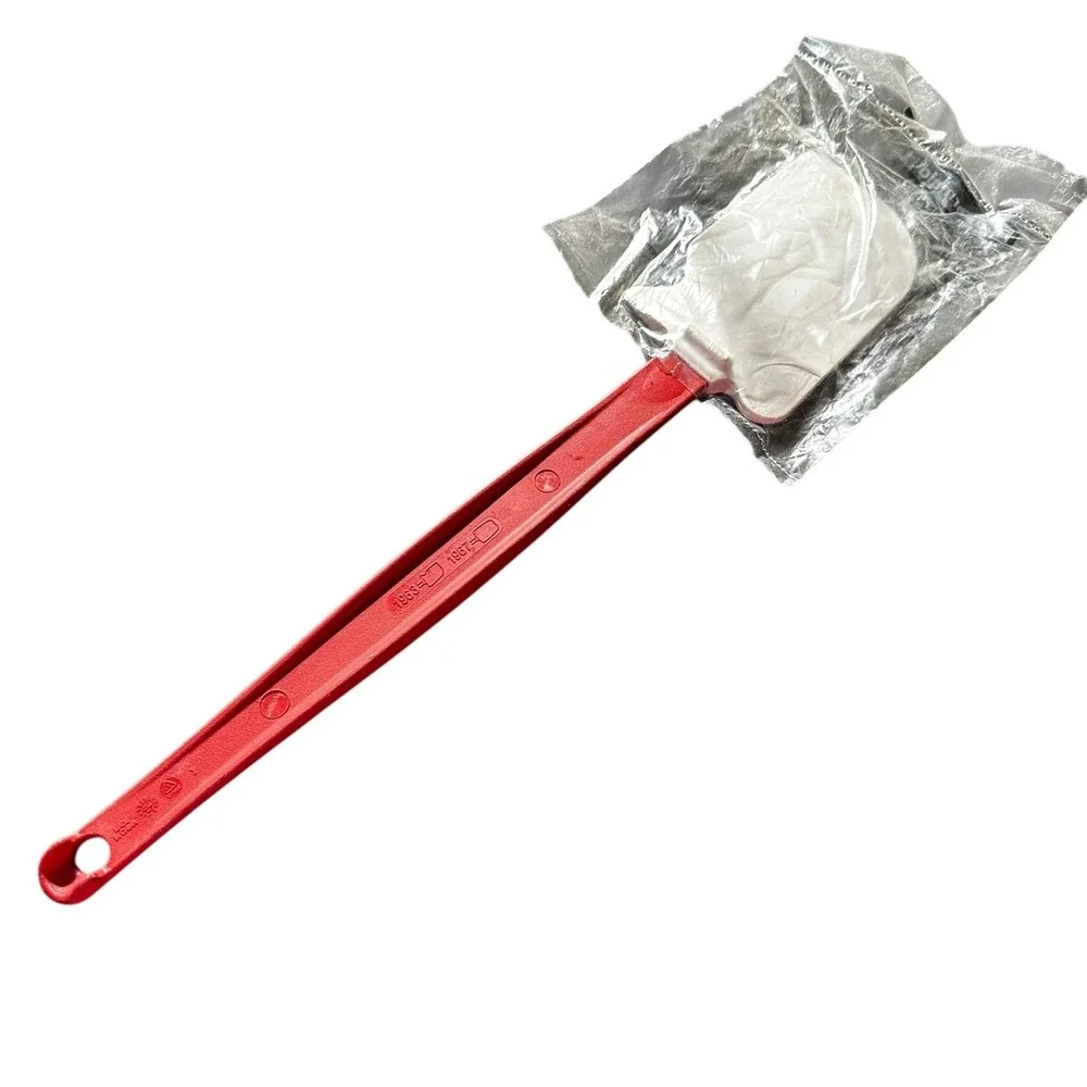 Rubbermaid Commercial High Heat Scraper Red NSF‎ Red Handle New